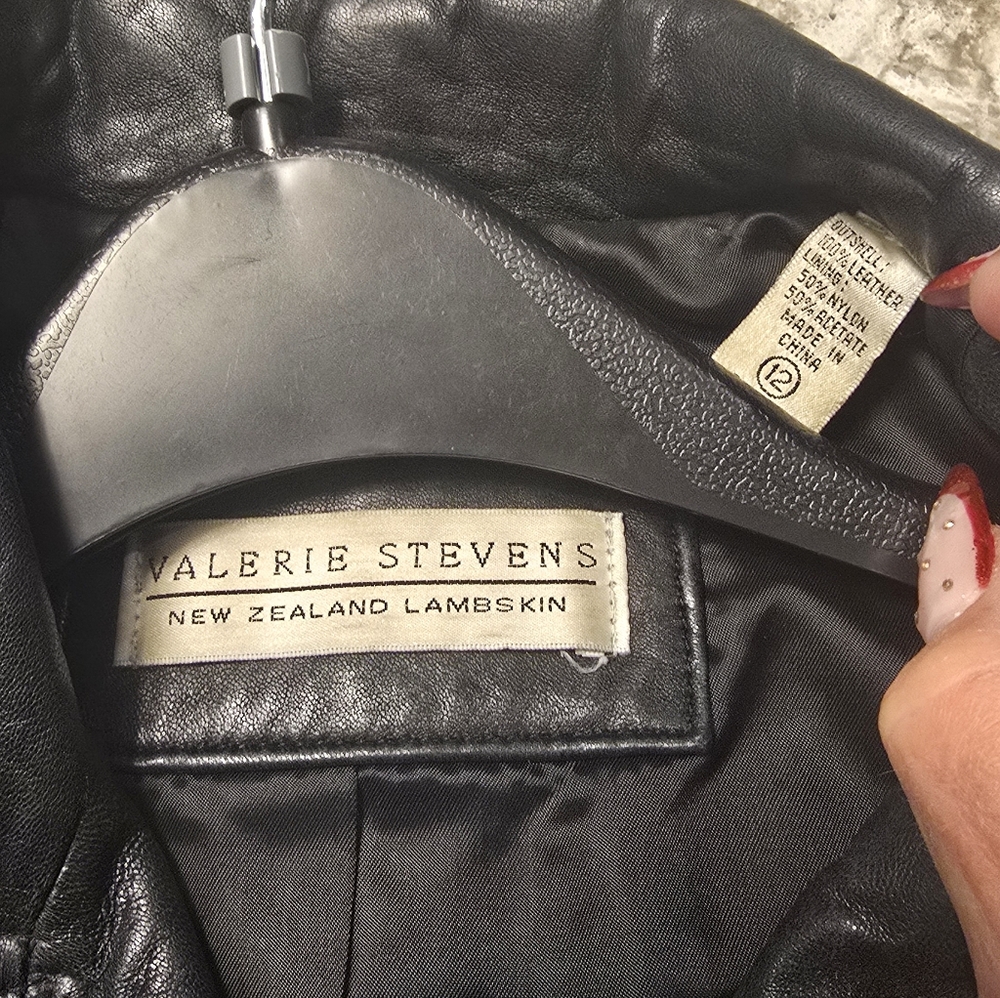 Valerie Stevens New Zealand Lambskin Black Belted Jacket Women's Sz 12 - Picture 6 of 9